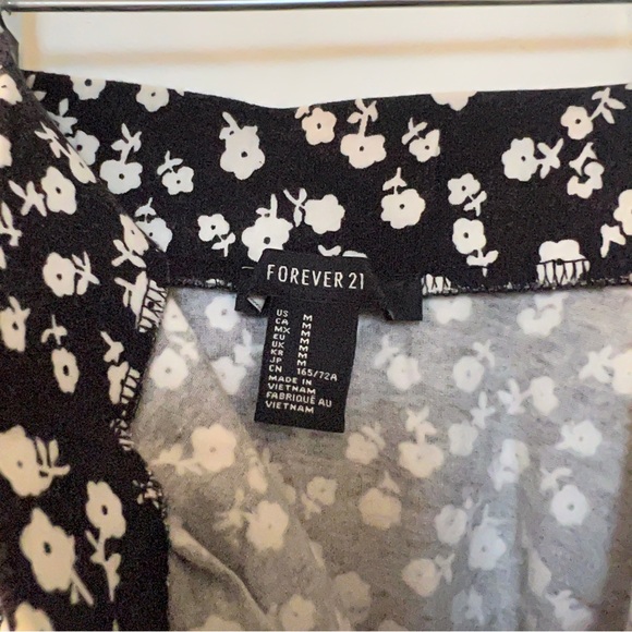 🖤🤍🌸Black & white - floral skirt - size medium - Picture 7 of 7